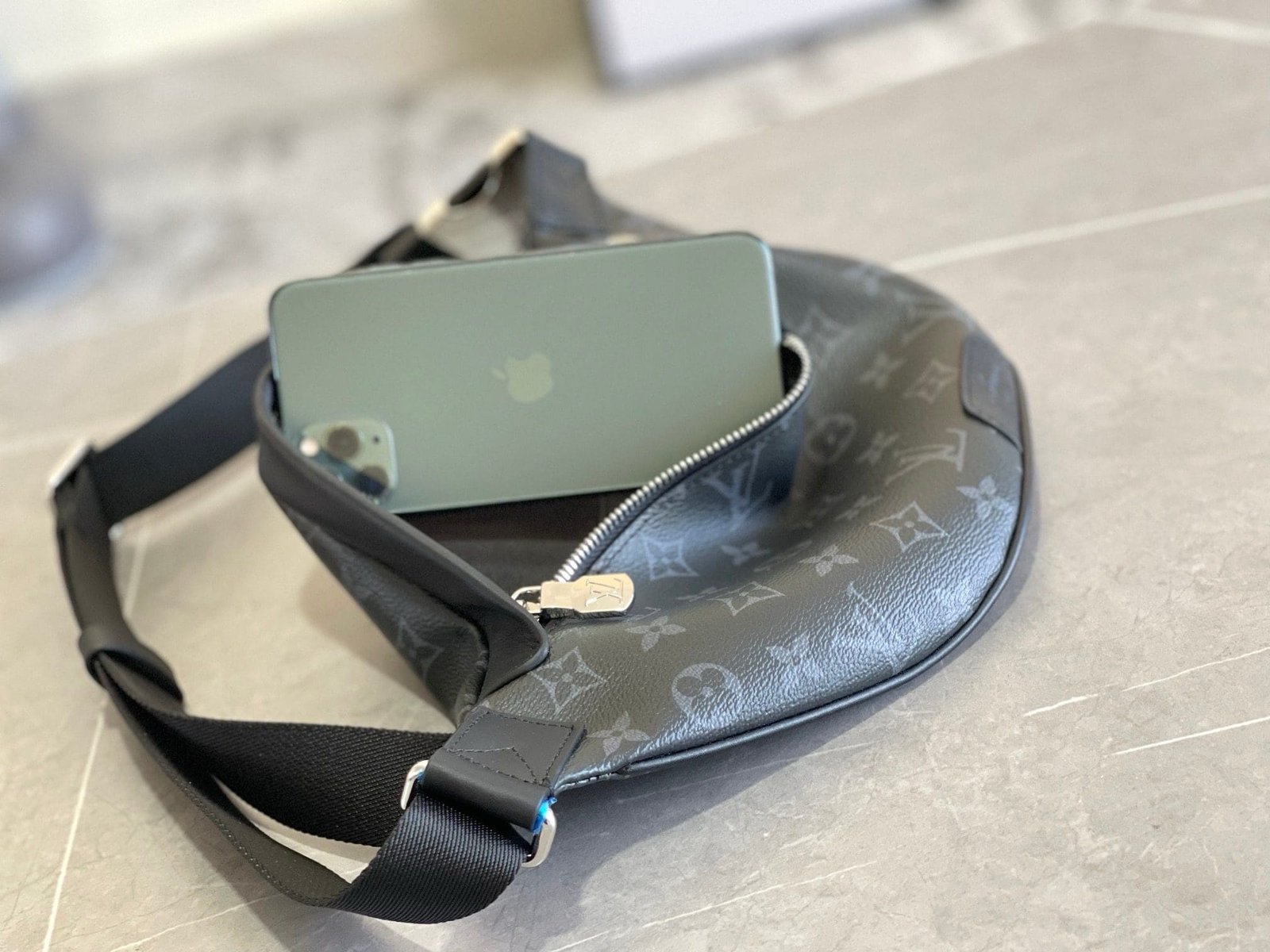L0vis Vvtt0n M46035 Discovery Bumbag PM