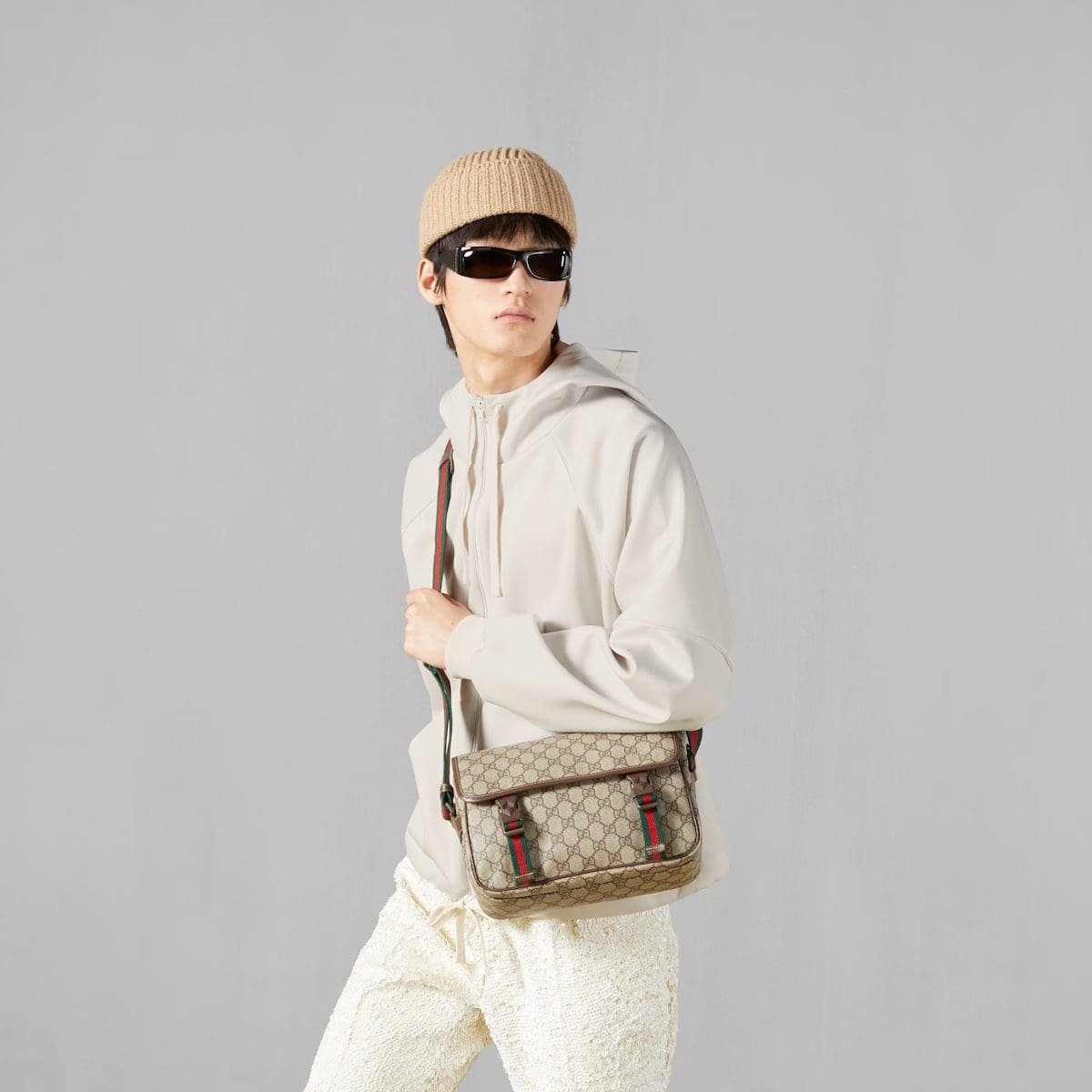 Gvc*1 MESSENGER BAG