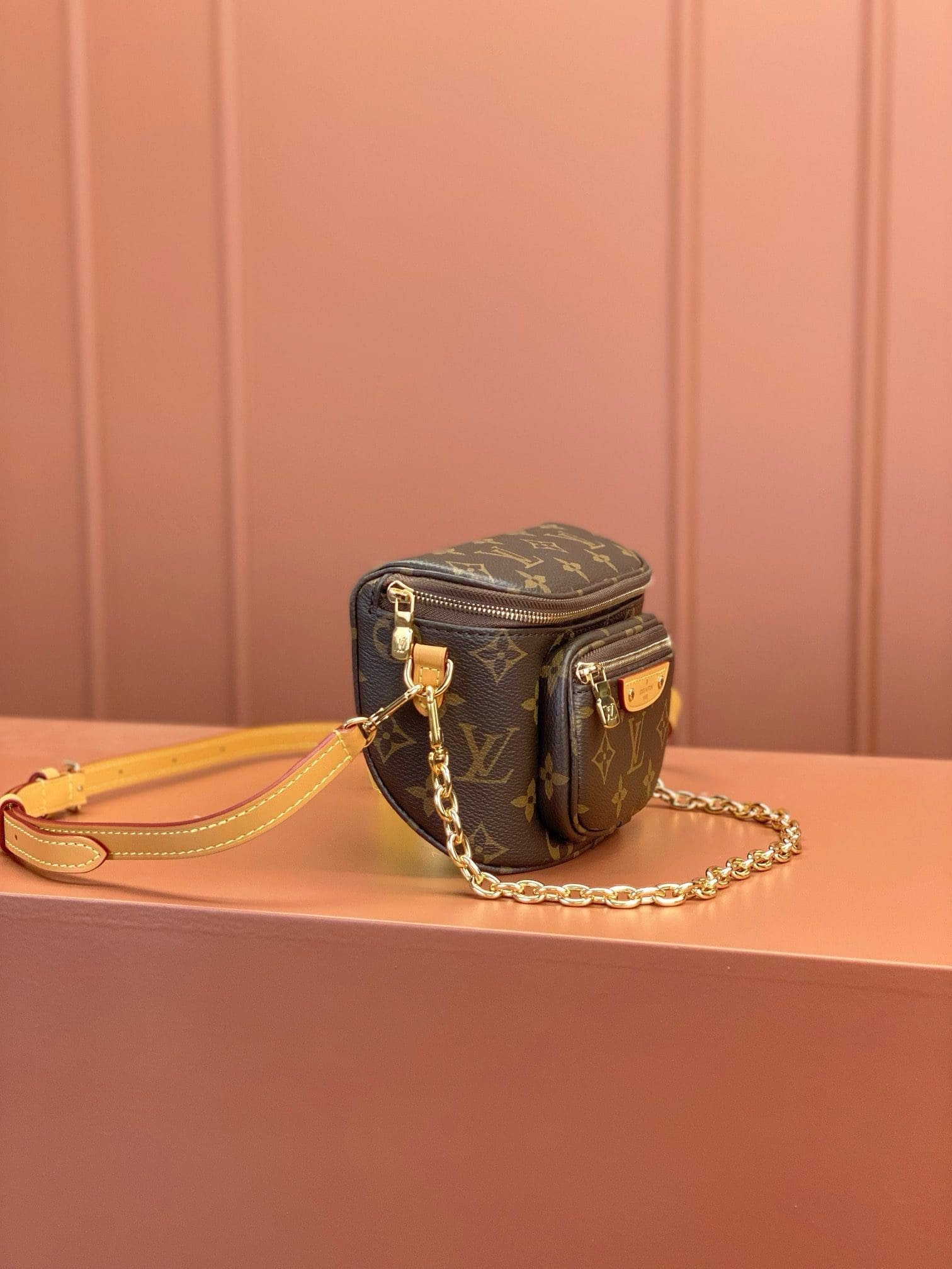 L0vis Vvtt0n Mini Bumbag M82335 (top quality)